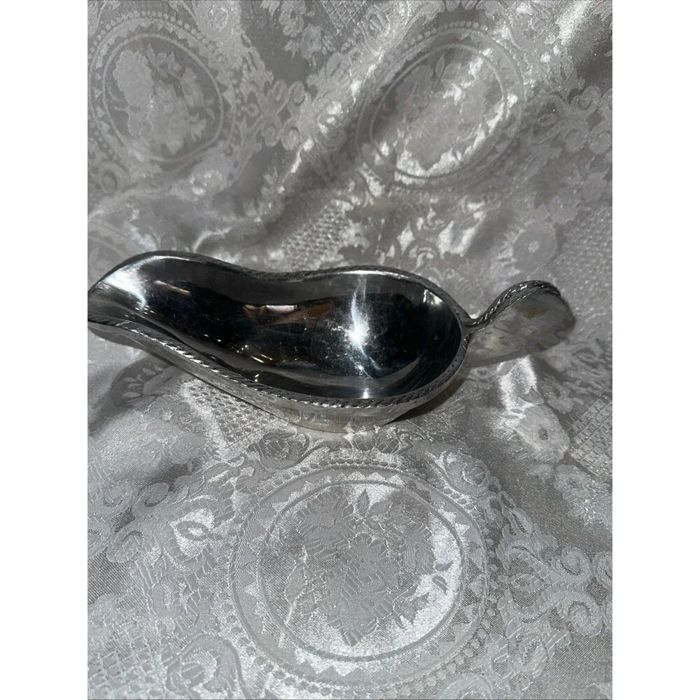 Serving Dish For Sauce Or Gravy